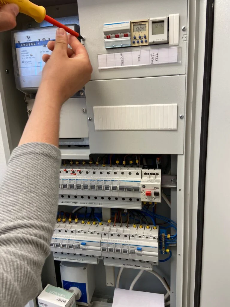 Elektritööd - Elektrikilbi ühendamine